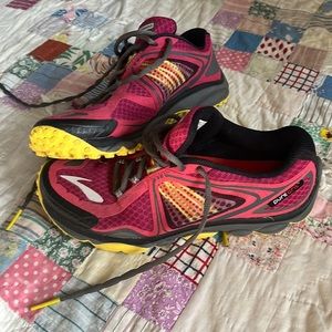 SOLD Brooks Pure Grit Trail Runners. Women’s 8.5. Barely worn.